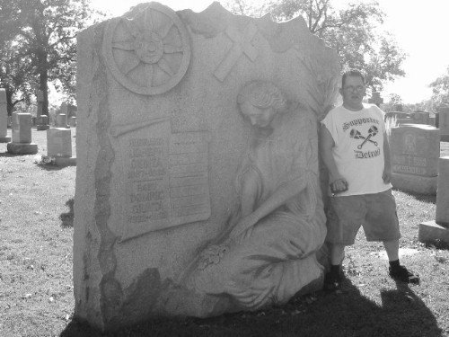 Photo of me at the graveside of Chicago mobster Joseph Giunta.